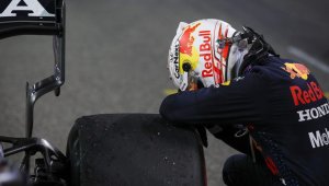 Край! Стюардите отрязаха Мерцедес, Макс е шампион