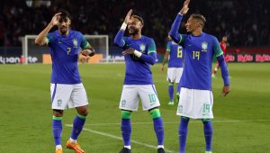 Неймар закъсня за тренировката на Бразилия