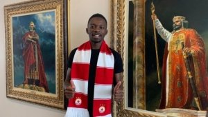 ОФИЦИАЛНО: Брадли Мазику подписал за три години с ЦСКА