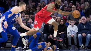 Хюстън праща Мело в Чикаго, Брадата с рекорд