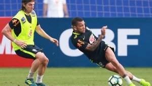 Алвеш омекна и се извини за думите си за Астори