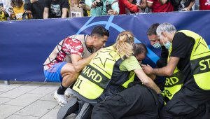 Роналдо повали стюард по време на загрявката преди мача с Йънг Бойс + ВИДЕО