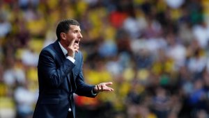 На път е да падне първата треньорска "глава" във Висшата лига