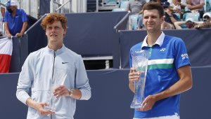 Хуркач удари Синер във финала на дебютантите