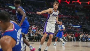 Сакраменто бие, Везенков отново не играе