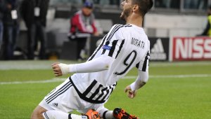 Юве с първа победа у дома след шоу на Кедира и Мората