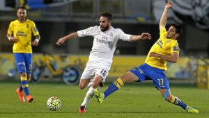 Зидан се колебае за десния бек