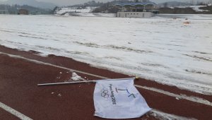 Оплакванията започнаха: Снегът в Пьончан е като стиропор