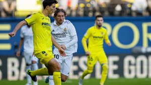 Астън Вила договори испански национал 