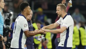 Шампион на UFC ще вика за Оли Уоткинс във финала на Евро 2024