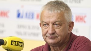 Христо Крушарски отново тропна по масата