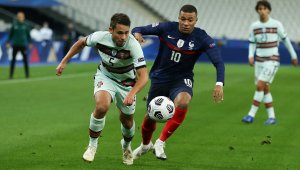 Кристиано Роналдо примамва Мбапе за Юве + СНИМКИ 