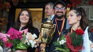 Фурор! Кръстева срази европейската шампионка, Тончева с реми срещу бивша световна шампионка