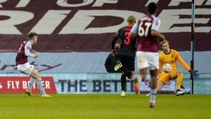 Куриоз на "Вила Парк": Фабиньо, върни ми фланелката! + ВИДЕО