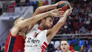 Везенков вкара само 6 точки в Москва, Олимпиакос със загуба