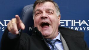 Алърдайс прибира 3 милиона, ако спаси Лийдс