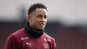 Милан продава нападател на Лийдс