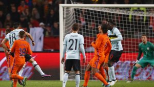 Белгия изпусна Холандия насред Амстердам + ВИДЕО