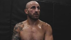 Дъщерята на Волкановски се страхува от Махачев