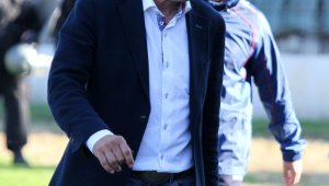 Стойчо срещу Спасов или Левски срещу Черно море