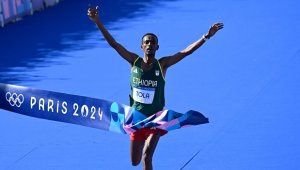 Етиопец триумфира в маратона в Париж с нов олимпийски рекорд