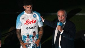 Наполи на загуба въпреки титлата