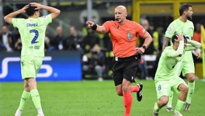 От Барса скочиха срещу съдията на реванша с Интер