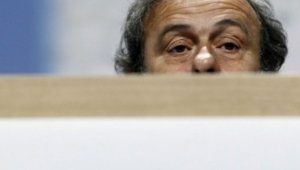 Платини се гласи да управлява ФИФА