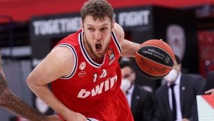 Отново солиден Везенков, но Олимпиакос загуби у дома