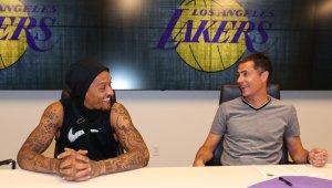 Лейкърс привлече още нов играч, Мело идва при Ракетите