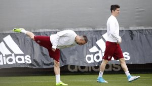 Левандовски тренира едва 15 минути преди Реал