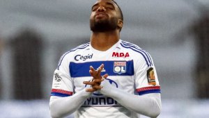 Феновете на Ливърпул искат голмайстора на Лион на "Анфийлд"