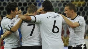 Две дузпи спасиха Германия от резил срещу Босна + ВИДЕО