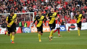 Фенербахче гледа Неделев срещу Левски и на финала