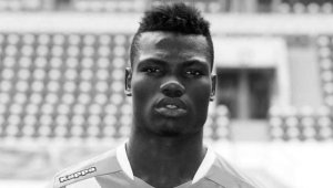 Маланда загинал заради зарядно за телефон