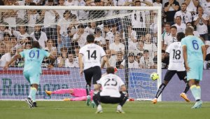 Изумителен Монтипо спаси 9 удара, включително и дузпа и остави Верона в Серия А