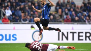 Челси поглежда към Италия, изпраща скаути за Скриниар и Кандрева