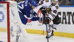 Шампионът на НХЛ се спаси от резил след драма