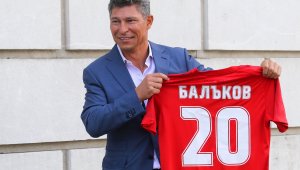 Кой е истинският ЦСКА? Обявиха Балъков за предател
