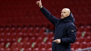 Манчестър Юнайтед преговаря с нов треньор