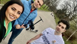 Атанас Пеканов обу маратонките за Петя Кертикова + СНИМКИ