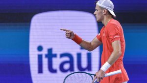 Сензацията е факт! Меншик сломи Джокович на финала в Маями