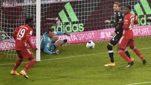 Пронизан 11 поредни пъти: Нойер се изнерви