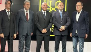 Стоичков посрещна първите гости в своята зала на славата