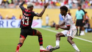 Рома уреди защитник от Фламенго