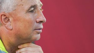 Легендата Дан Петреску провежда курс на химиотерапия