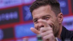 Чаби Алонсо зарязва Байер, но ще гони рекорд