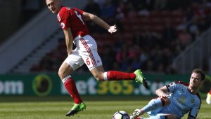 Лестър чупи рекорди заради бранител на Мидълзбро