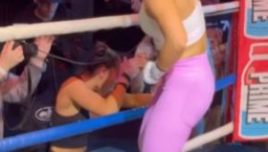 Скандал в бокса: Порноактриса хвана микрофон и наби Ей Джей  + ВИДЕО
