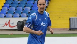 Веско продължава да се мъчи в Лондон